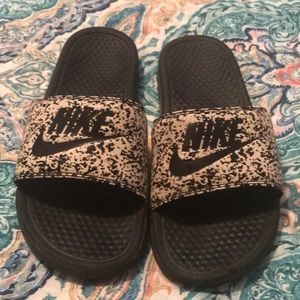 Nike men’s slides